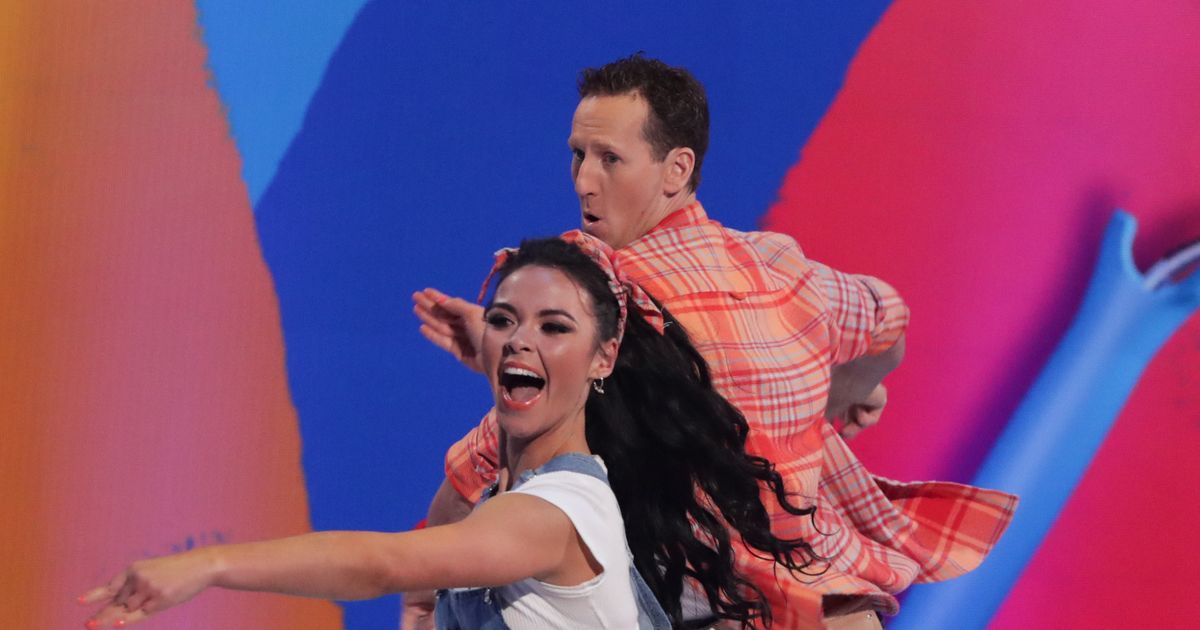 Dancing On Ice's Brendan Cole drops Vanessa Bauer as they hit the deck in training