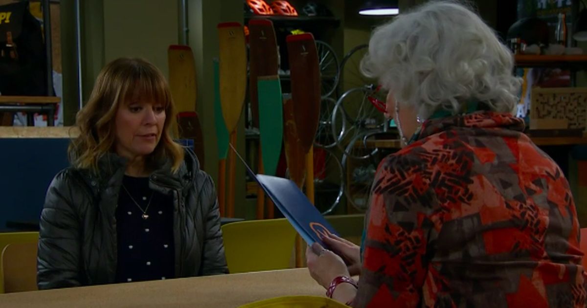 Emmerdale fans gobsmacked as former EastEnders actress makes an appearance