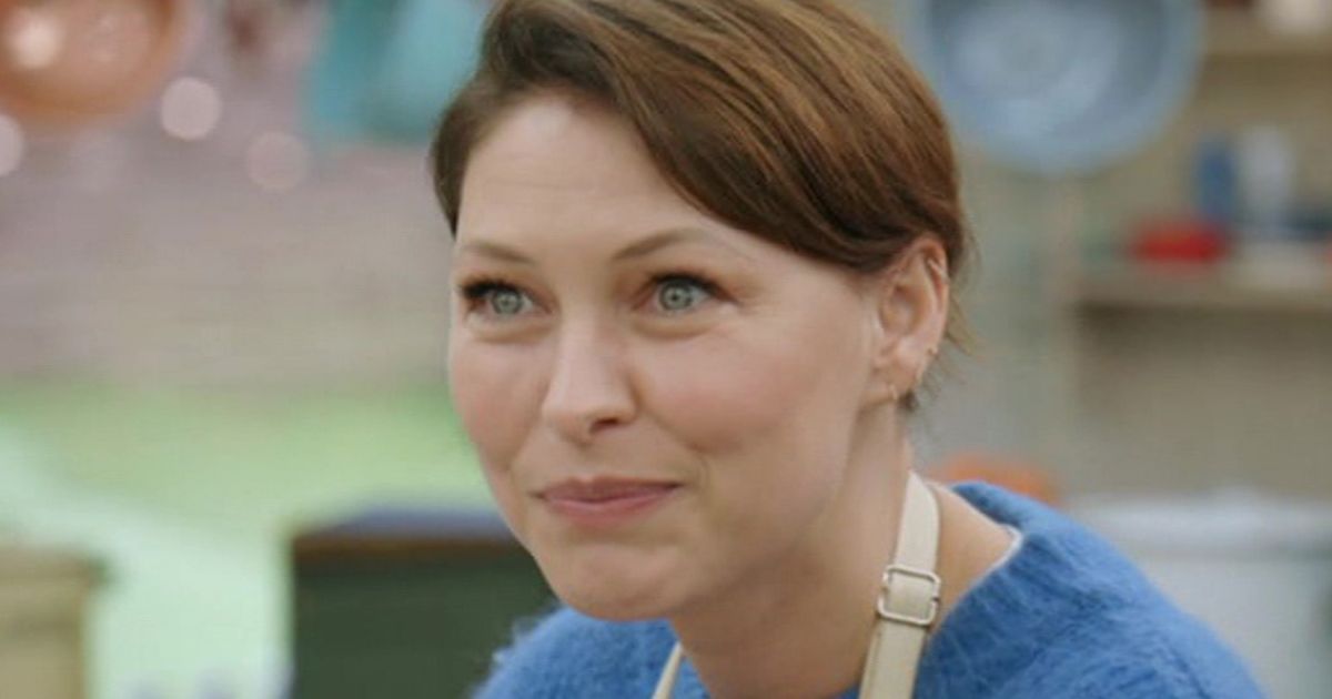 Emma Willis leaves Bake Off viewers in hysterics with 'rude' elephant biscuits