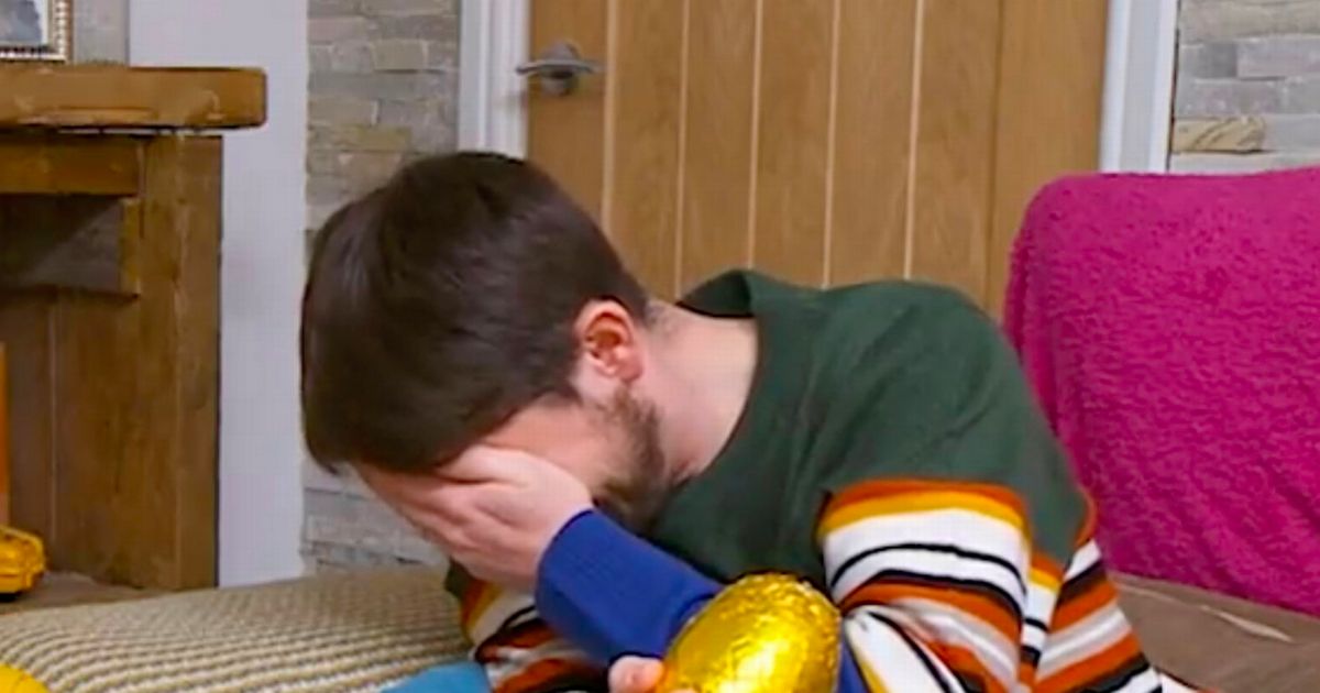 Gogglebox fans concerned for Pete Sandiford as he's left in agony after Easter egg hack