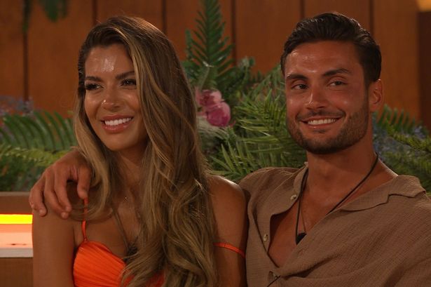 Love Island's Ekin-Su leaves fans in hysterics with x-rated Davide comment