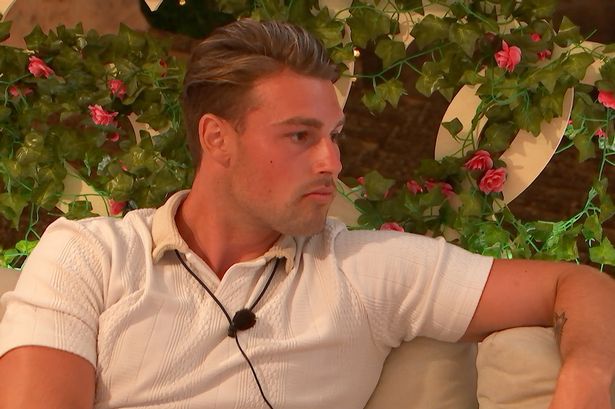 Love Island row sees Andrew storm off after telling Tasha to 'crack on'