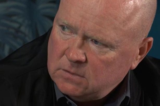 EastEnders fans left in hysterics as barmaid Tracey makes Phil Mitchell sex confession